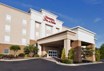 Hampton Inn & Suites Phenix City - Columbus Area allows 18 year olds to book a room