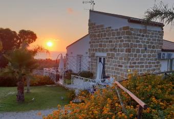 Maresol has Balcony rooms