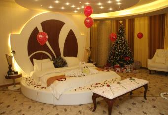 Saleem Afandi Hotel allows 18 year olds to book a room