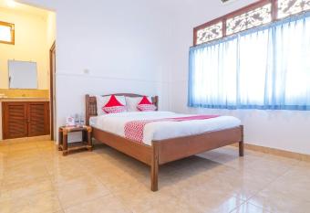 Vaccinated Staff - OYO 1741 Komala Indah Cottages allows 18 year olds to book a room