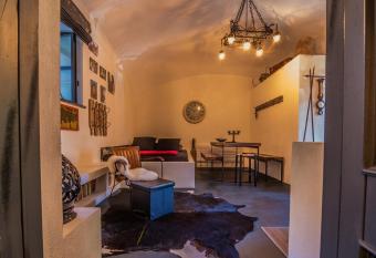 Villa Cangiani has Balcony rooms