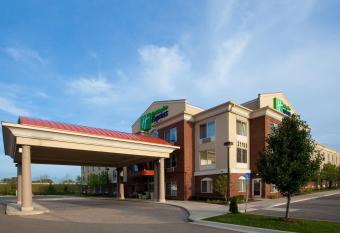 Holiday Inn Express & Suites Detroit - Farmington Hills By IHG allows 18 year olds to book a room