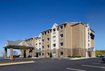 Microtel Inn & Suites by Wyndham New Martinsville allows 18 year olds to book a room