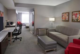 Hilton Garden Inn Toronto Airport West/Mississauga allows 18 year olds to book a room