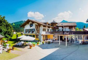 Scheffer s Hotel has Balcony rooms