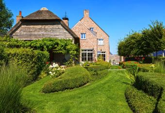 B&B Vinedo allows 18 year olds to book a room