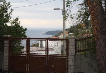 B&B Villa Inn has Balcony rooms