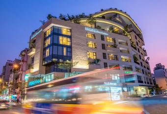 Dream Hotel and Apartment allows 18 year olds to book a room