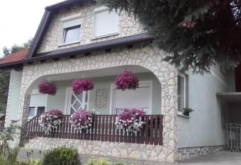 Guesthouse Miha has Balcony rooms