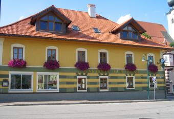 Gasthof zur Post has Balcony rooms