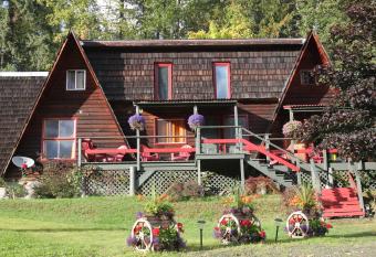 Sunny Bluffs Chalets has Balcony rooms