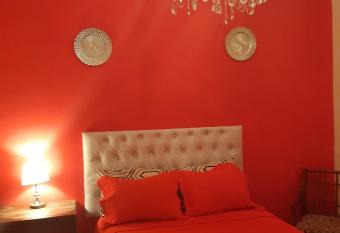 Hotel El Tronco Inc allows 18 year olds to book a room