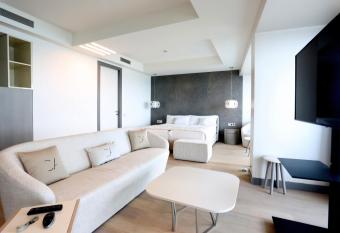 Cosmo Apartments Platja d Aro allows 18 year olds to book a room