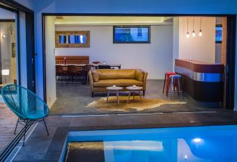 Villa Pradelle et swimming pool has Balcony rooms