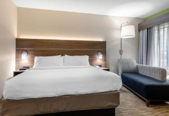 Holiday Inn Express Henderson N Evansville South By IHG has rooms with a private hot tub