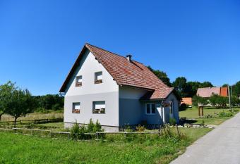 Apartman Roby has Balcony rooms