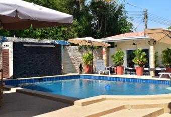 Mangoes Pattaya has Balcony rooms