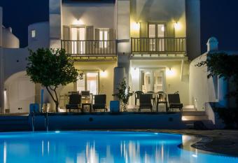 Naxian Queen Luxury Villas & Suites has Smoking/Balcony rooms