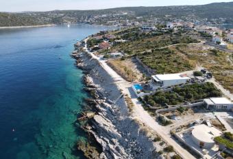Holiday house Anamarija has Balcony rooms