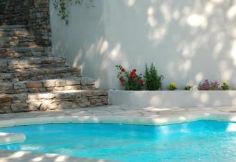 Villa Nara allows 18 year olds to book a room