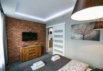 Apartament eM klimatyzacja&parking allows 18 year olds to book a room