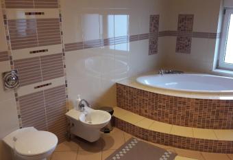 Villa Paradiso has Balcony rooms