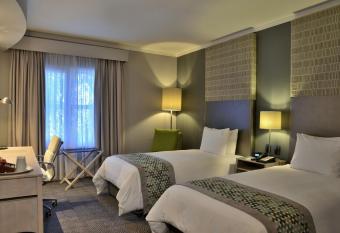 Holiday Inn Johannesburg Airport, an IHG Hotel allows 18 year olds to book a room