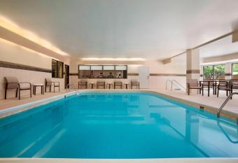 Courtyard by Marriott Springfield has Balcony rooms