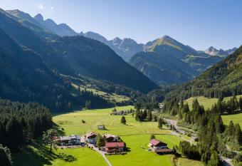 Hotel Berggenuss Birgsau has Balcony rooms