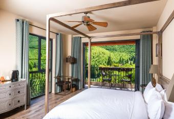 Arcadia Resorts has Balcony rooms