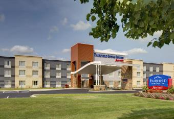 Fairfield Inn & Suites by Marriott Madison West/Middleton allows 18 year olds to book a room