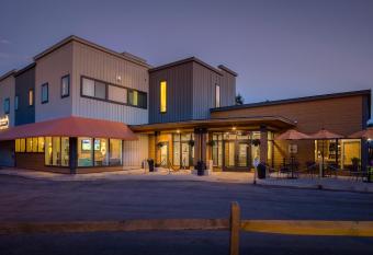 Sun & Ski Inn and Suites has Balcony rooms