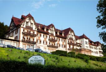 Das Palmenwald Schwarzwaldhof, BW Signature Collection allows 18 year olds to book a room