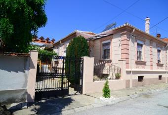 Guest House Antika has Balcony rooms