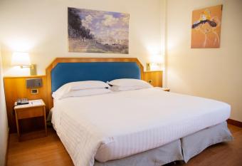iH Hotels Milano Eur - Trezzano sul Naviglio has Balcony rooms