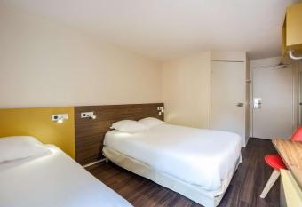Comfort Hotel Lille Lomme allows 18 year olds to book a room
