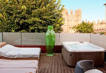 La Loggia Historic Resort allows 18 year olds to book a room