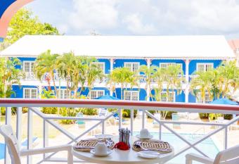 Bay Gardens Inn allows 18 year olds to book a room