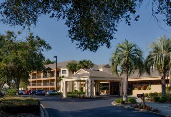 Courtyard by Marriott Ocala allows 18 year olds to book a room