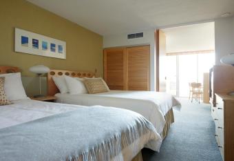 Pan American Oceanfront Hotel has Balcony rooms