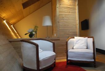 L Ours allows 18 year olds to book a room