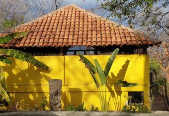 San Simian Lodge has Balcony rooms