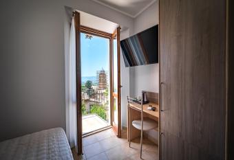 Roof Garden Rooms allows 18 year olds to book a room