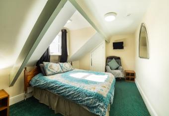 Hotel 119 allows 18 year olds to book a room