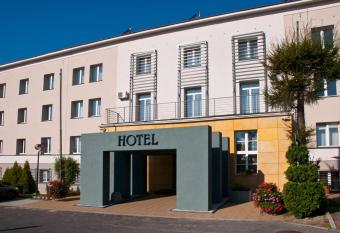 Brojan allows 18 year olds to book a room