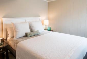 Beach Drive Suites allows 18 year olds to book a room