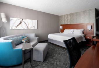 Sonesta Select Camarillo has Balcony rooms