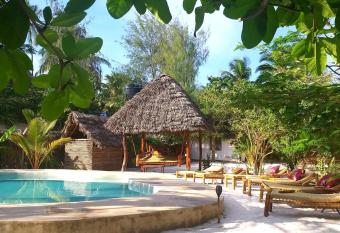 Mpole Bungalows has Balcony rooms