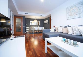 Apartamento Camp Nou 101 allows 18 year olds to book a room