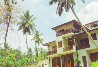 Surf Range has Balcony rooms
